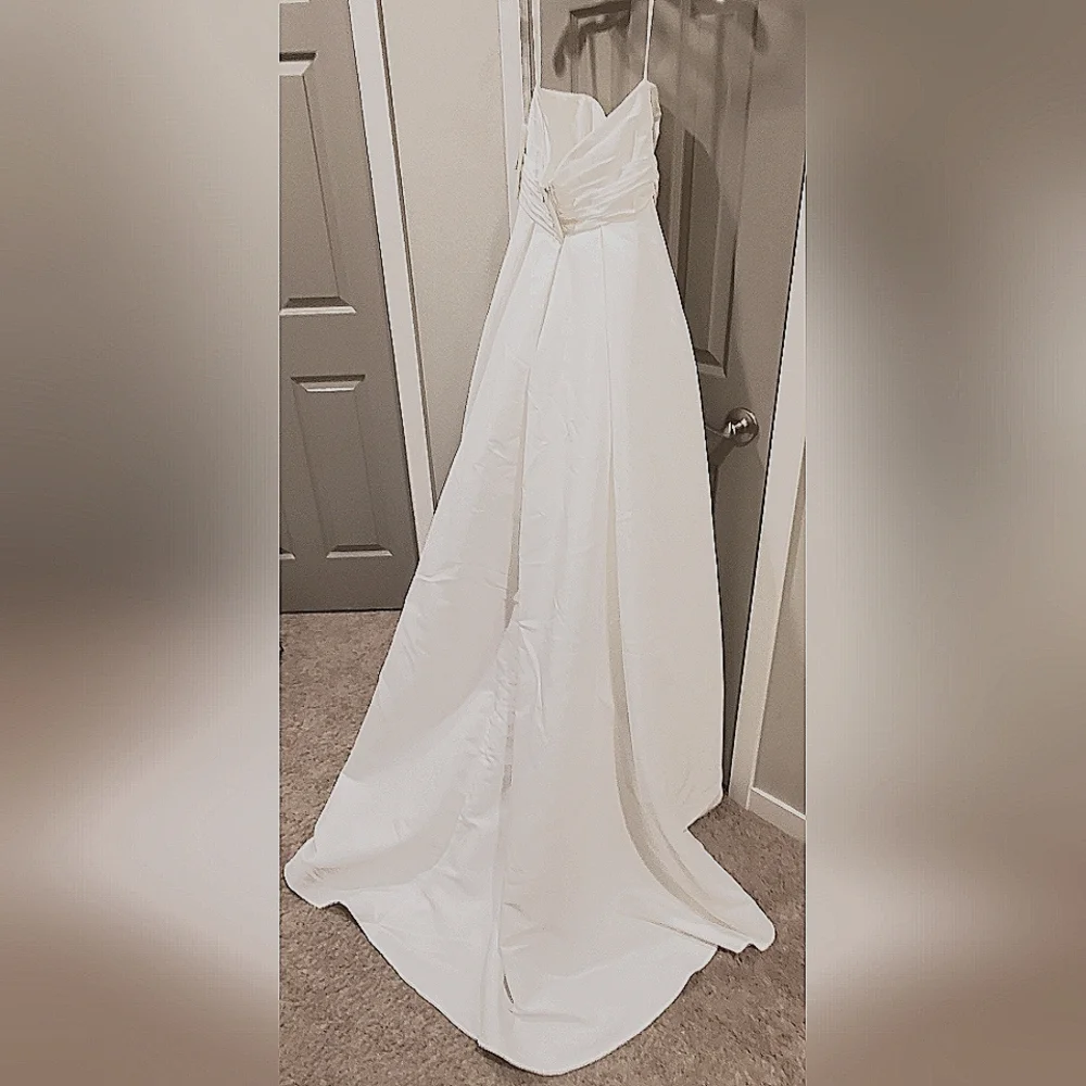 A-Line sweatheart neckline sleeveless dress with pockets and additional sash - Picture 2 of 3